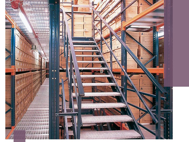 Лестницы складские прочные и безопасные под ключ в Тобольске