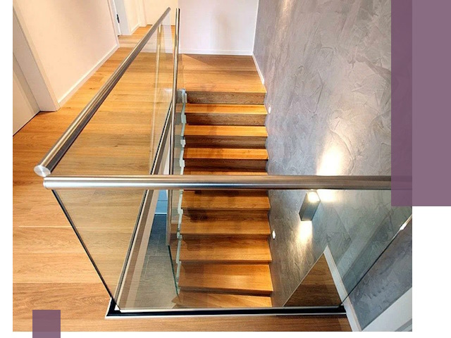 Перила для лестницы в доме — изготовление и монтаж в Тобольске