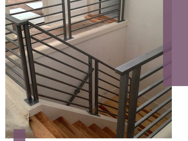 Изготовление поручней из металла и дерева в Тобольске